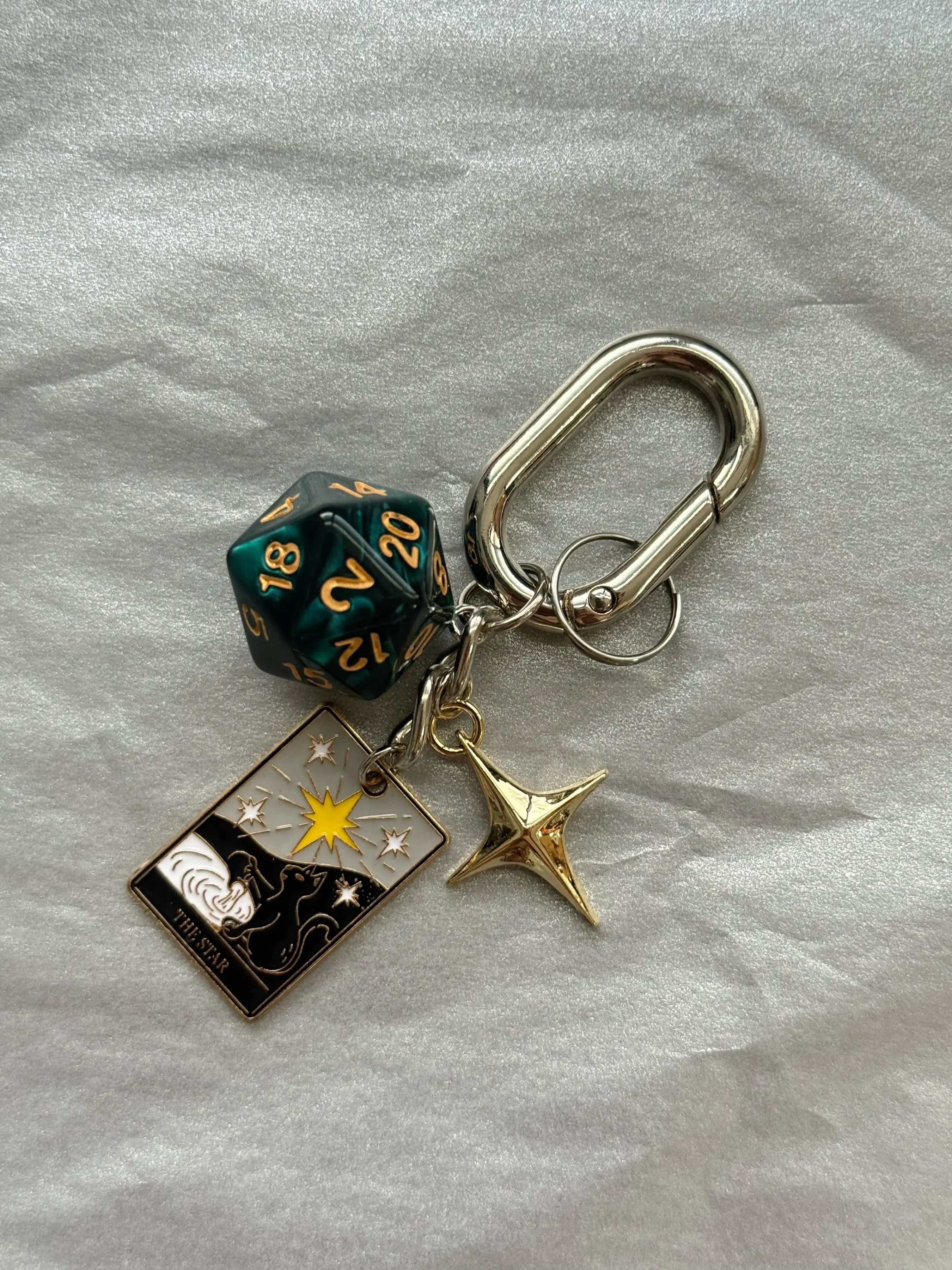 Tarot Keychain Bag Charm, Keychain Charms, Texture Metal Design, Casual Style Accessory for All Seasons, Unique Gift Idea for Tarot Enthusiasts, Keychain Attachment, Keychain Pendant, Keychain for Purse