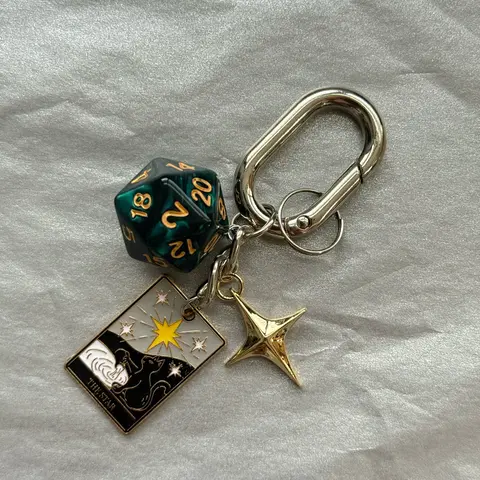 Tarot Keychain Bag Charm, Texture Metal Design, Casual Style Accessory for All Seasons, Unique Gift Idea for Tarot Enthusiasts, Keychain Attachment, Keychain Pendant, Keychain for Purse, Key Accessories