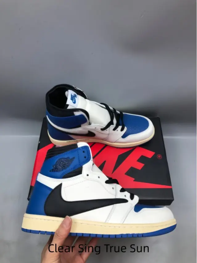 Timeless Design Sneakers with Modern Materials – For the Collector Who Appreciates Evolution