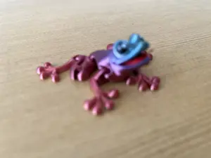 Tiny Magnetic Tree Frog Rainbow Articulated Frog