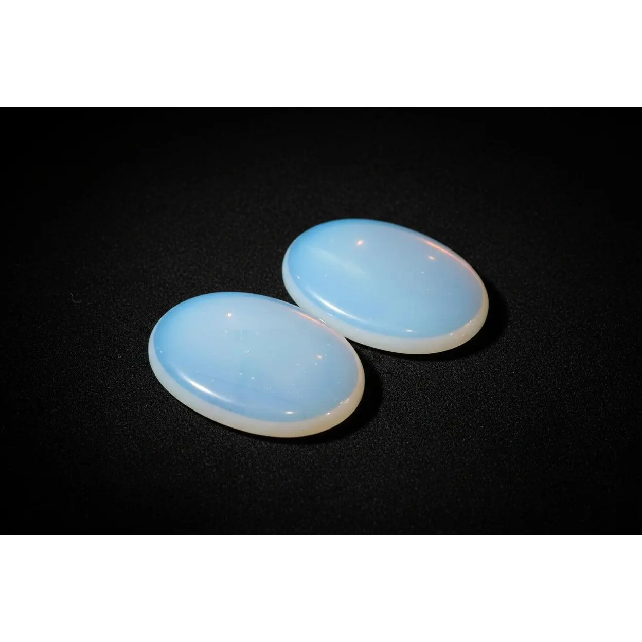 Opalite Palm Stone – Man-Made Opalescent Glass