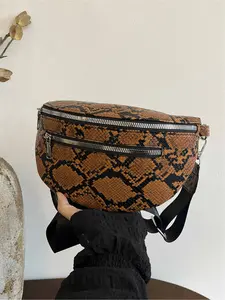 Fashion Snake Print Shoulder Chest Bag, Versatile Crossbody Bag for Commuting, Zipper Fanny Pack, Casual Waist Bag, Zipper Belt Bag, Casual Bum Bag, Stylish Daily Use, Perfect for Outdoor Activities