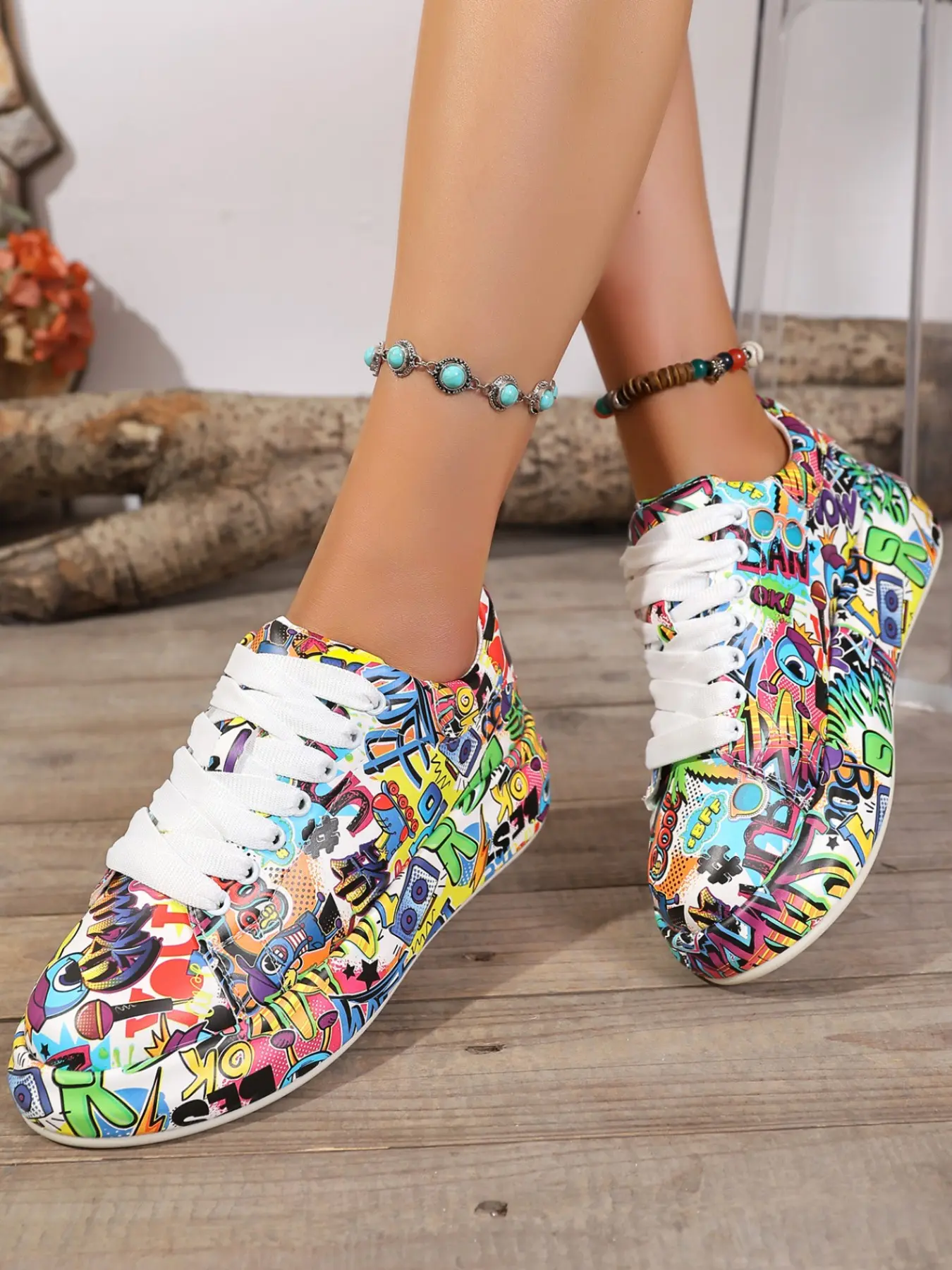 Retro painted graffiti casual shoes for women, Sneaker, color blocking splicing design, flat sports shoes with color printing, street style trend graffiti versatile women's shoes, Footwear
