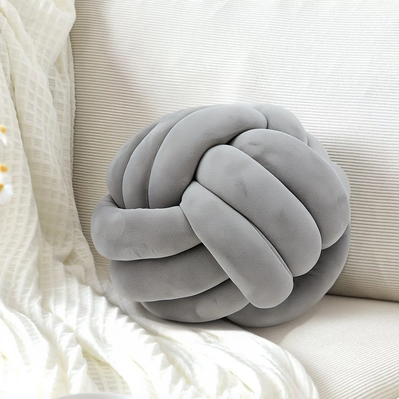 20cm/7.87in Smooth Ball Plush Toy, Parent-Child Interaction, Pet Play, Knotted Pillow, Gray Home Furnishings, Artistic Cushion, Creative Decorative Cushion, Plush, Eco-Friendly and Skin-Friendly, Gift for Family and Children