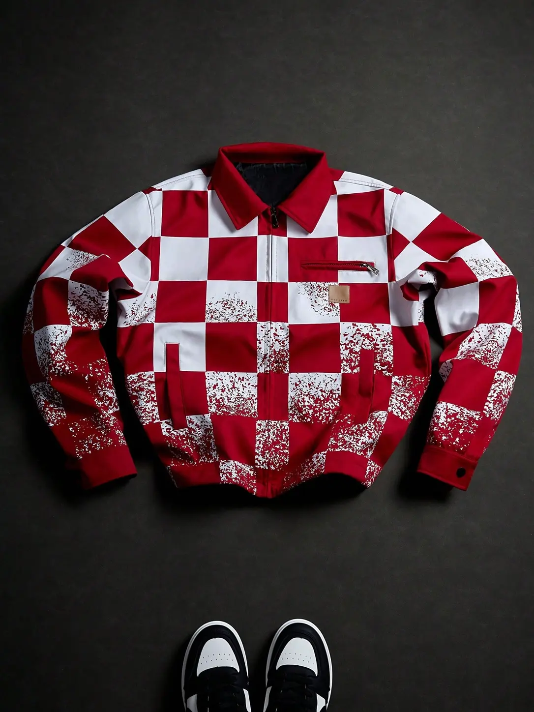 Men’s Red & White Checkered Spray Paint Zip-Up Jacket — Streetwear Bomber Jacket with Graffiti Print and Collar, Y2K Hip Hop Oversized Racing Coat