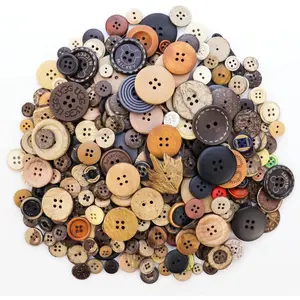 600 Pcs Assorted Sizes Wooden Buttons Mixed Colors Coconut Shell Wood Handmade Ornament Buttons for Sewing Decorations DIY Arts and Crafts Manual Button Painting