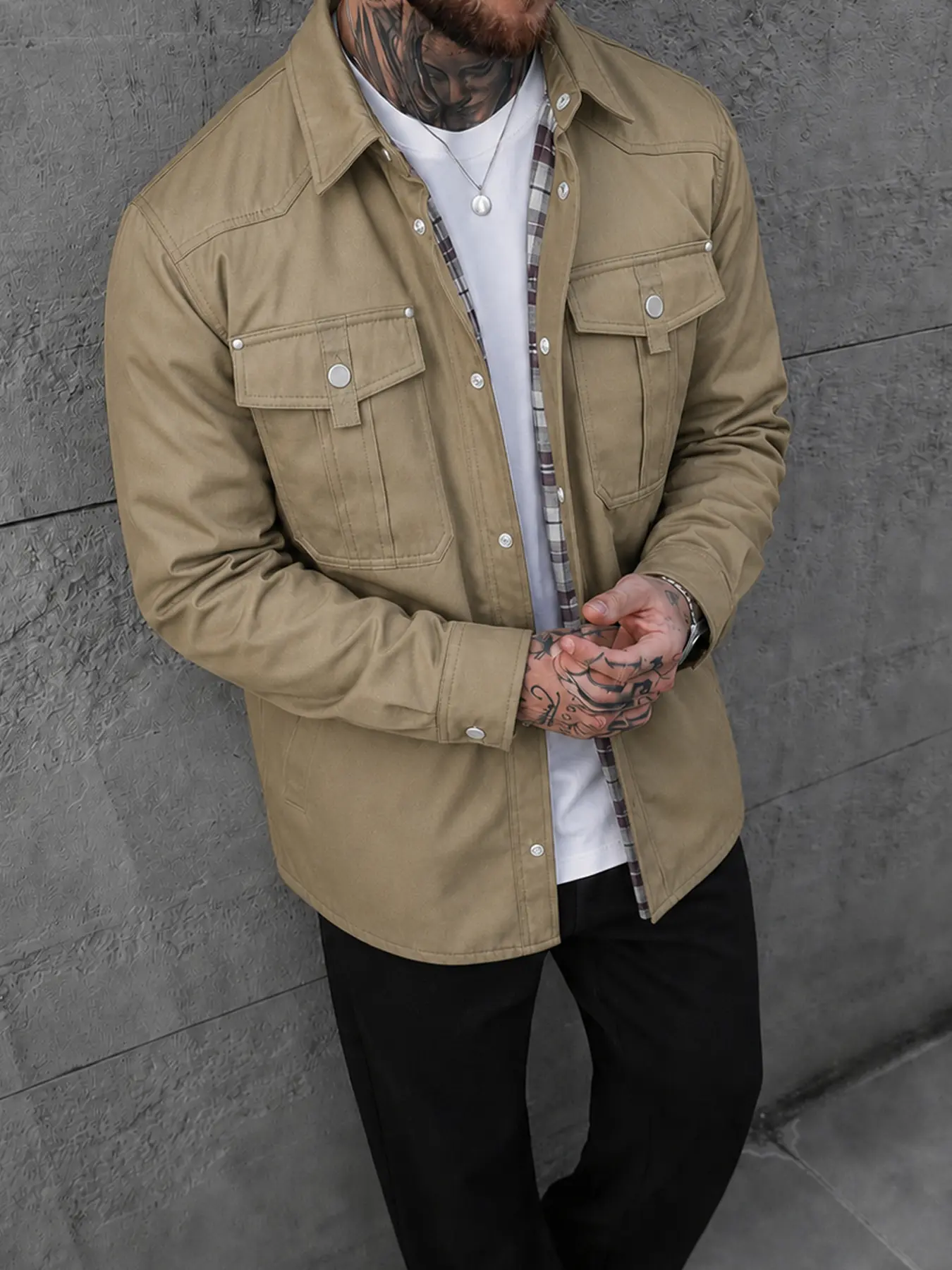 Menswear Long Sleeve Stylish Simple Overshirt - Men's Relaxed Fit Snap Button Workwear Shirt Jacket for Early Fall Layering, Dual Flap Chest Pockets, Contrast Plaid Detail Tops