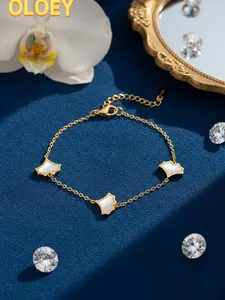 OLOEY 14K Gold Plated Women’s Shell Bracelet with Heart Pendant, Elegant Design, Perfect for Holidays, Hypoallergenic Materials Not Included