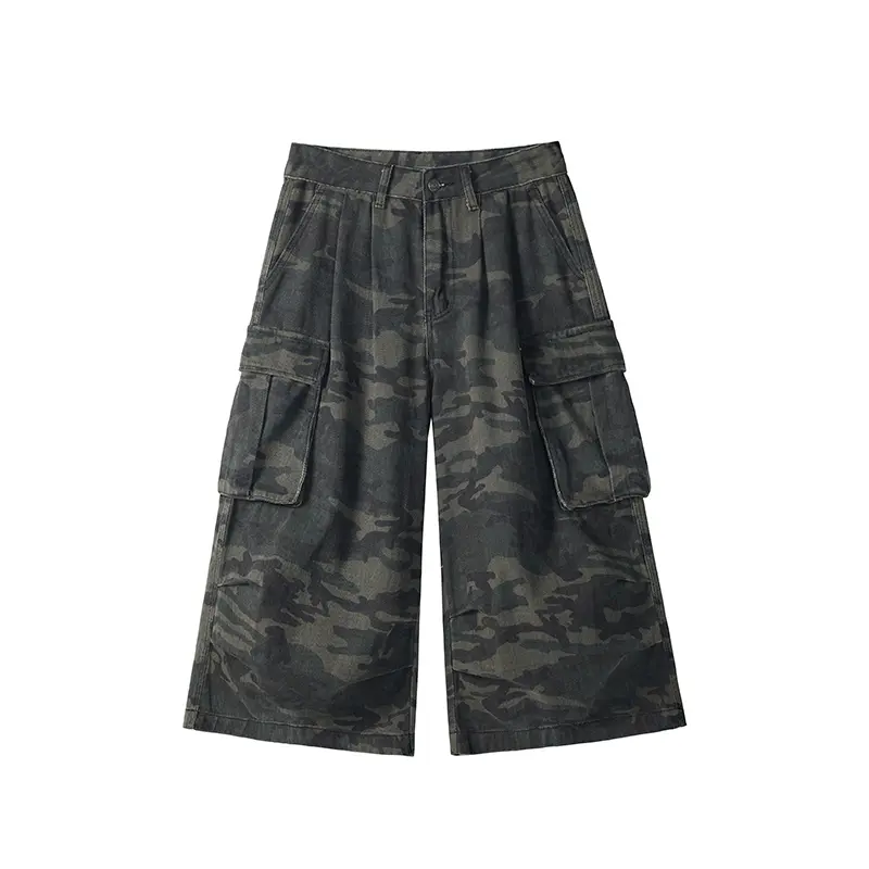 Men's vintage camouflage seven-point cargo capris feature a button fly design.The camouflage print carries a distinctive retro vibe, suitable for daily trips, outdoor walks and a wide range of casual scenarios.#SummerWins