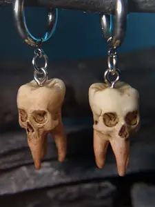 1 Pair of Gothic Blood Stained Wisdom Tooth Skeleton Resin Earrings for Men and Women, Punk Style Dark Design, Witchy Jewelry, Personalized Party Creativity, Stainless Steel Earrings