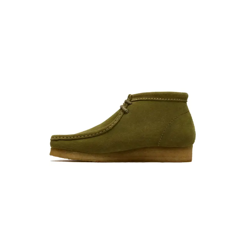 Clarks Men's Wallabee Boot in Soft Suede, Moccasin-Style Lace-Up with Crepe Sole, a Retro Shoe for Elevated Casual Streetwear, Minimalist, Laces, Retro Style, Classic, Lightweight, Rubber, Leather, Waxed Or Flat Lace