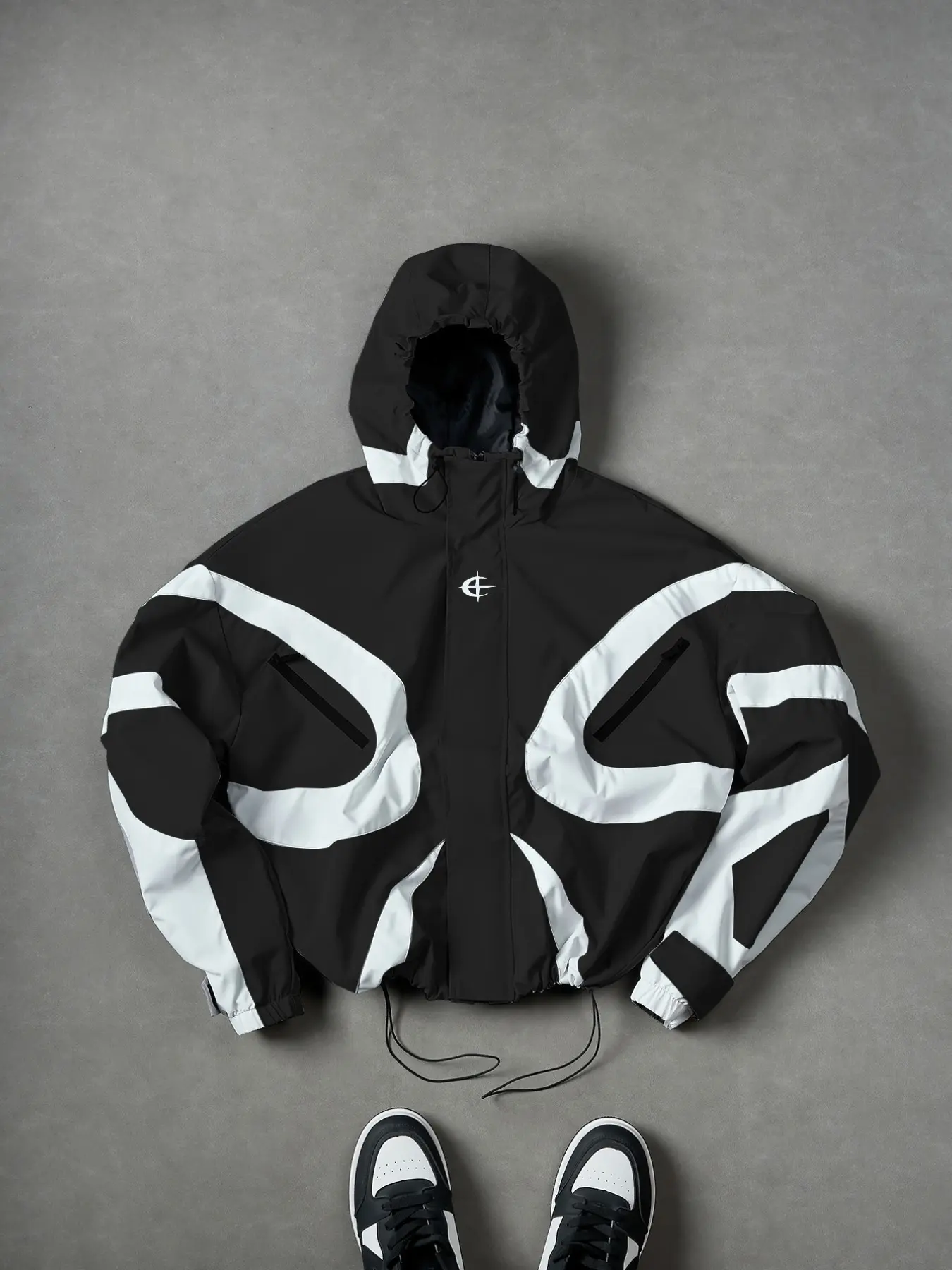 Black and white color blocking