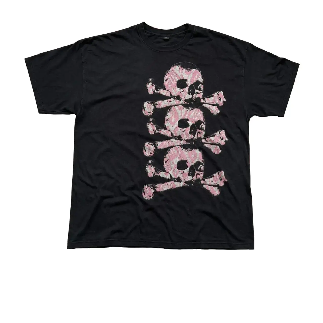 Gildan Men's and Women's T-shirt, Pink Skull Graphic Tee, Y2k Tee, Unisex T-shirt, Gift T-shirt, Y2k Unisex Graphic Tees Gothic Grunge Emo Scene Amity Affliction Style Clothes Menswear Womenswear Streetwear
