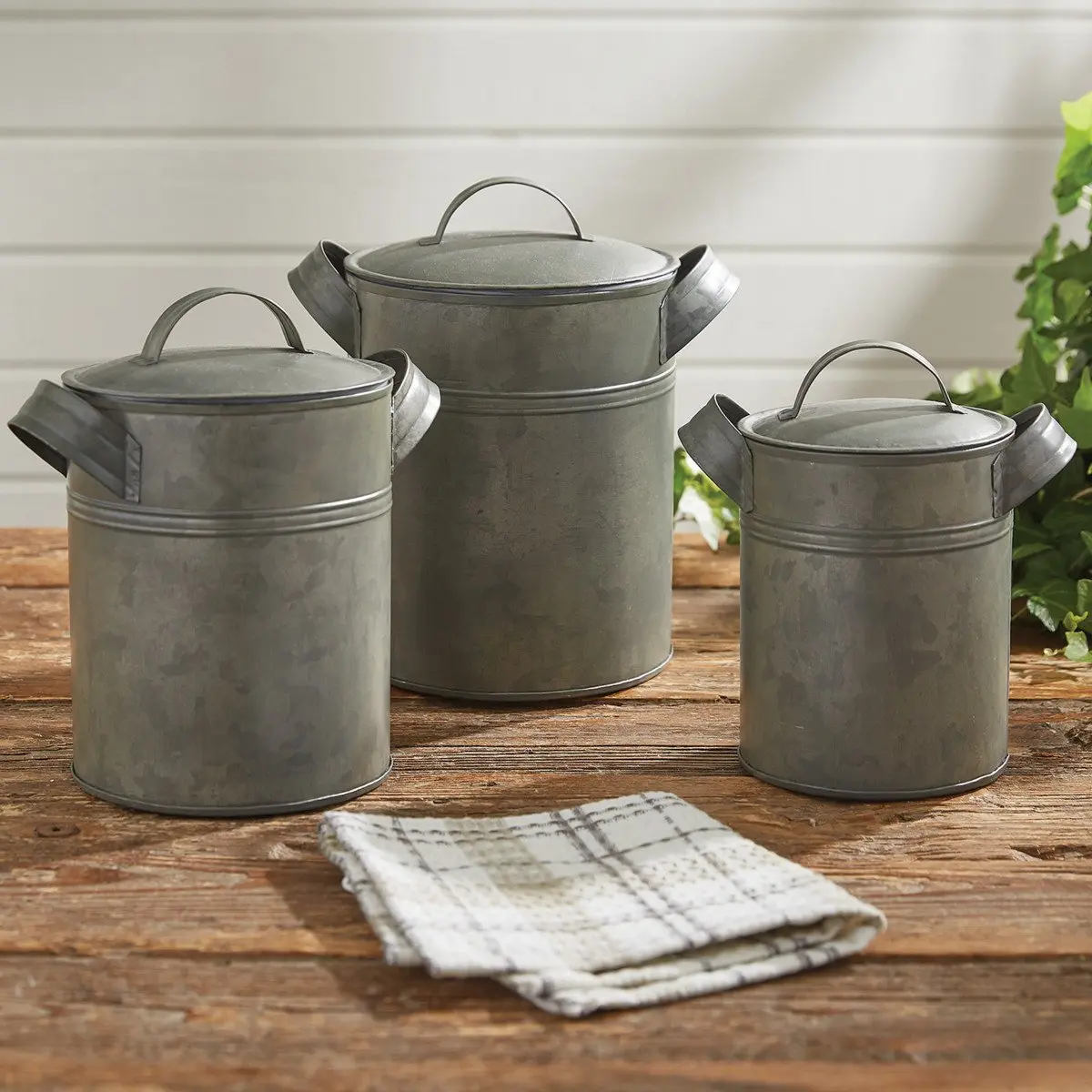 Vintage Metal Milk Canister Set - Farmhouse Home Supplies Organiser with Spice Jars, Storage Bottles for Coffee Bar, Dry Goods Organization