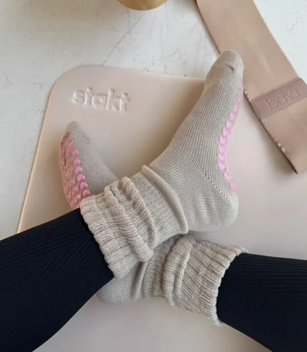 Lotties slouchy scrunchy socks with pink heart grips