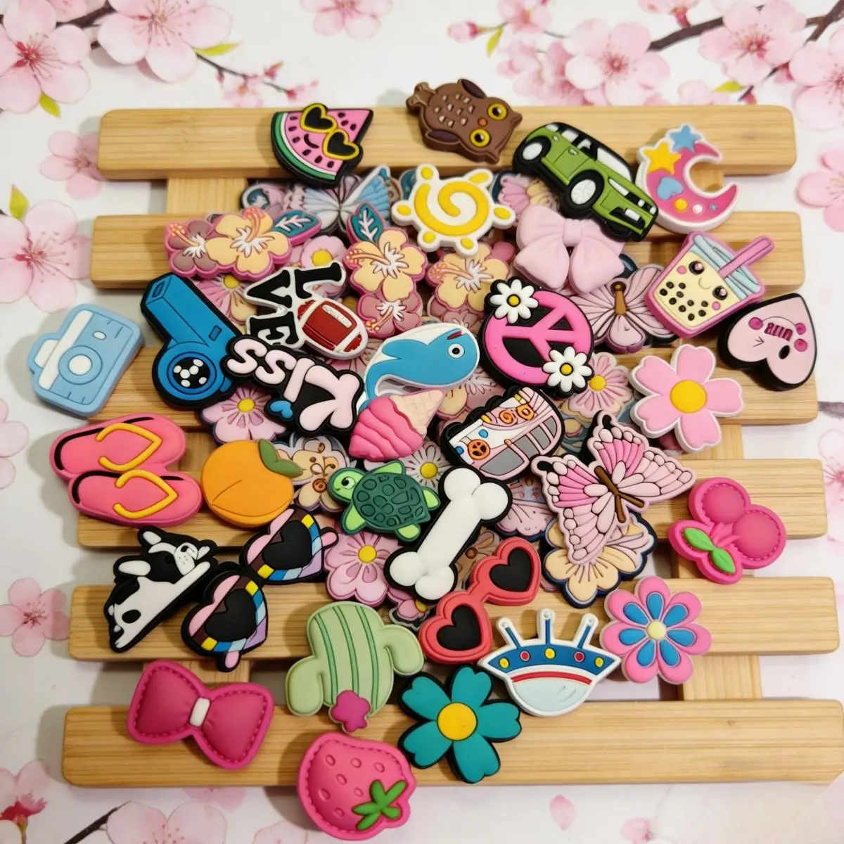 Random Sports Star Theme Shoe Charm 32pcs Cute Vibrant Shoe Decoration Athletic Assorted Varieties for Women & Men Perfect for Sports Fans Elegant Shoe Decorations Colorful