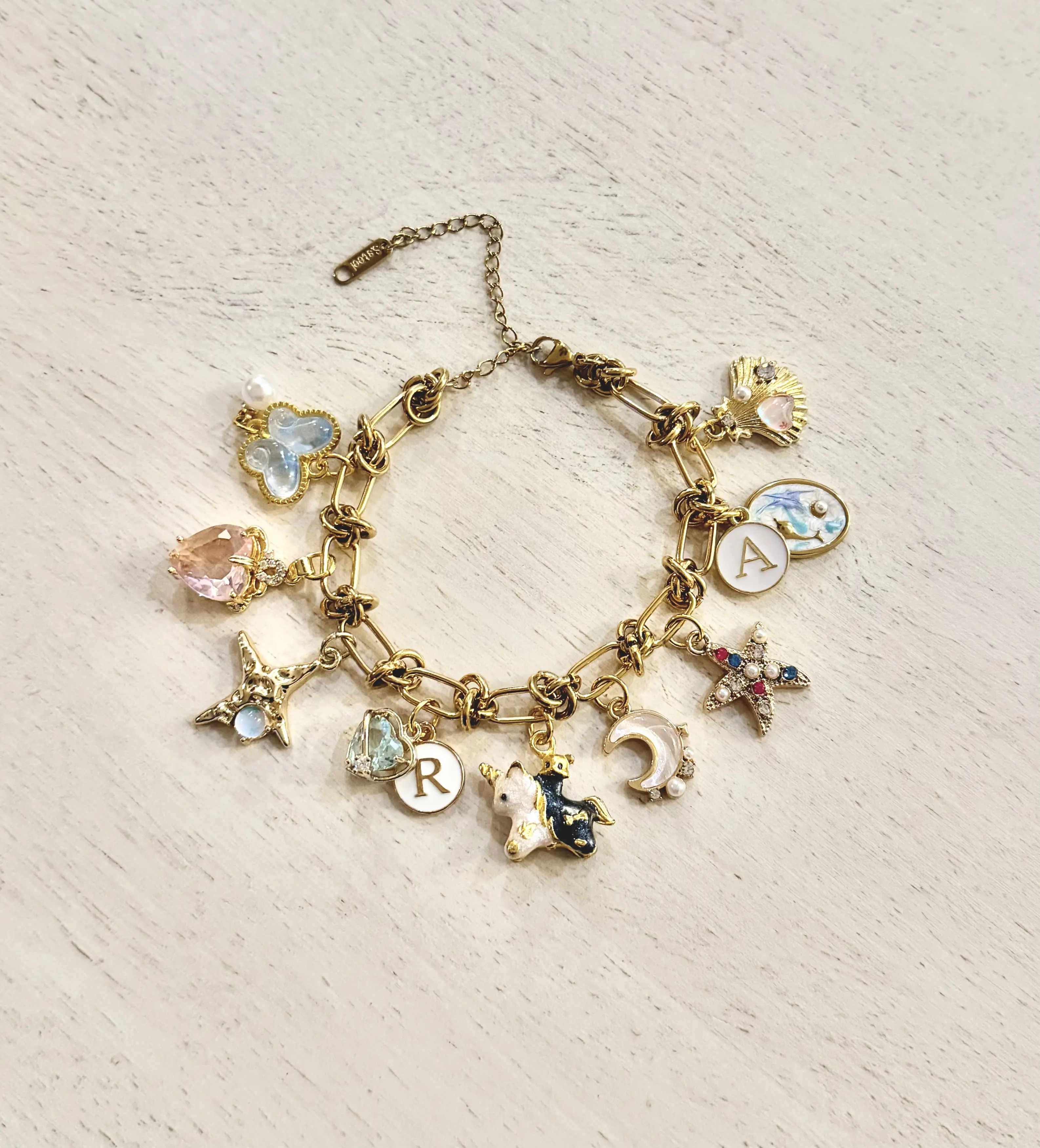 BRACELET