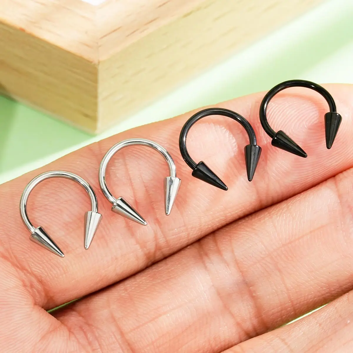 Oufer 16G 4PCS 316L Stainless Steel Spike Ends Septum Ring Circular Barbell Snake Bite Piercing
