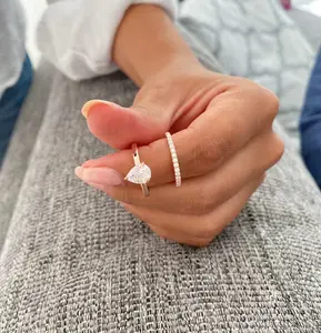 1.50 CTW Pear Cut, 2-Piece Wedding Ring Set