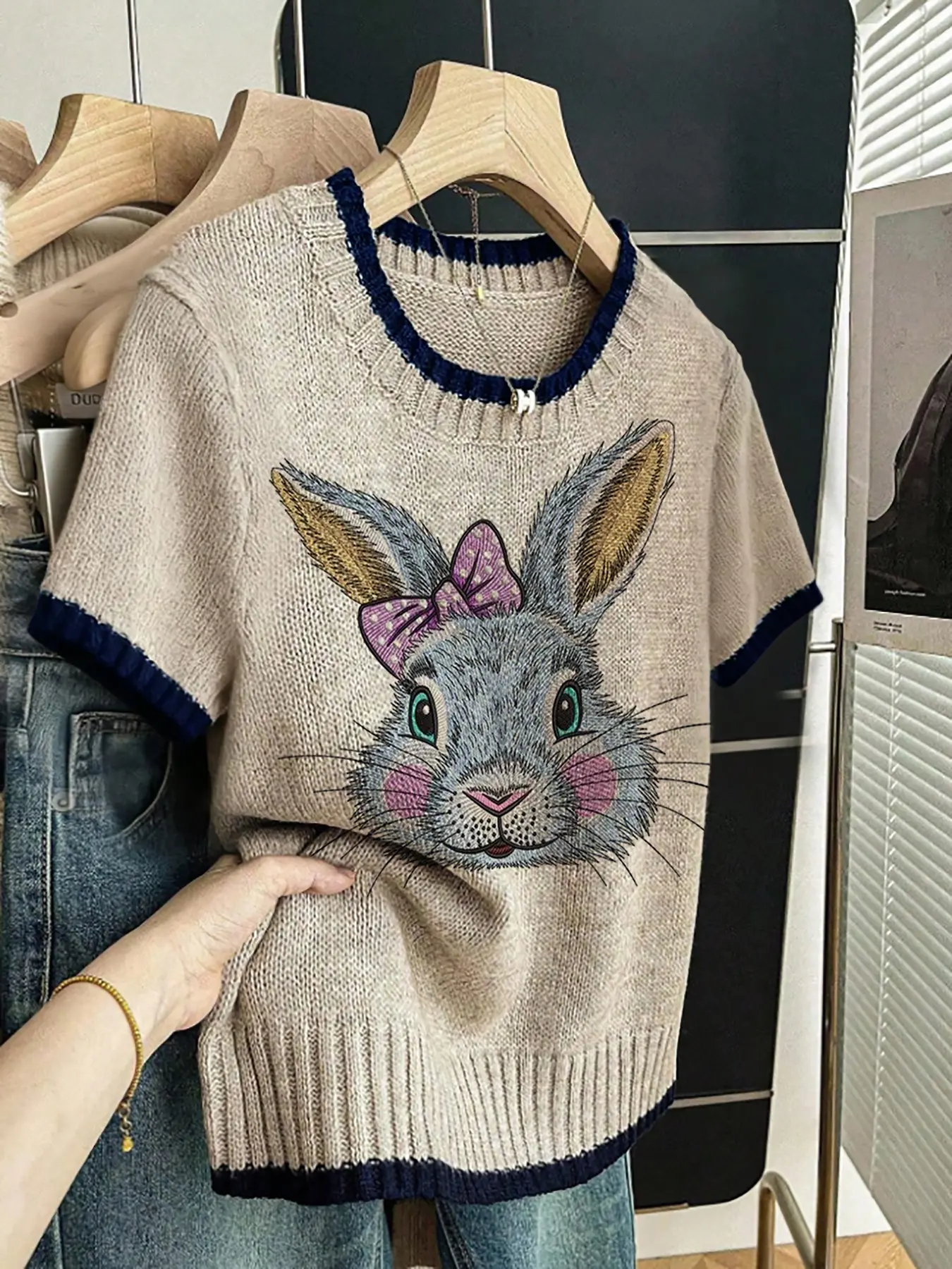 Women's Cute Cartoon Rabbit Print Round Neck Short Sleeve Knit Sweater, Casual Breathable Knitted Top for Spring Summer Fall, Knitwear