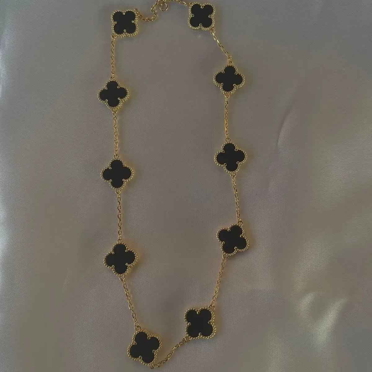 Trebol Black Necklace