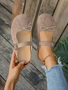 Adjustable Strap Women's Shoes, Easy On-Off Design, Casual Style, Rubber Sole, Fabric Upper, All Seasons, Plain Pattern