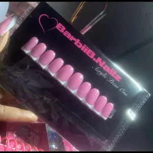 Classy French Tip Acrylic Press On Nails