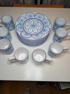 Deruta Italian Pottery Hand Decorated Set Of 8 Plates and Mugs