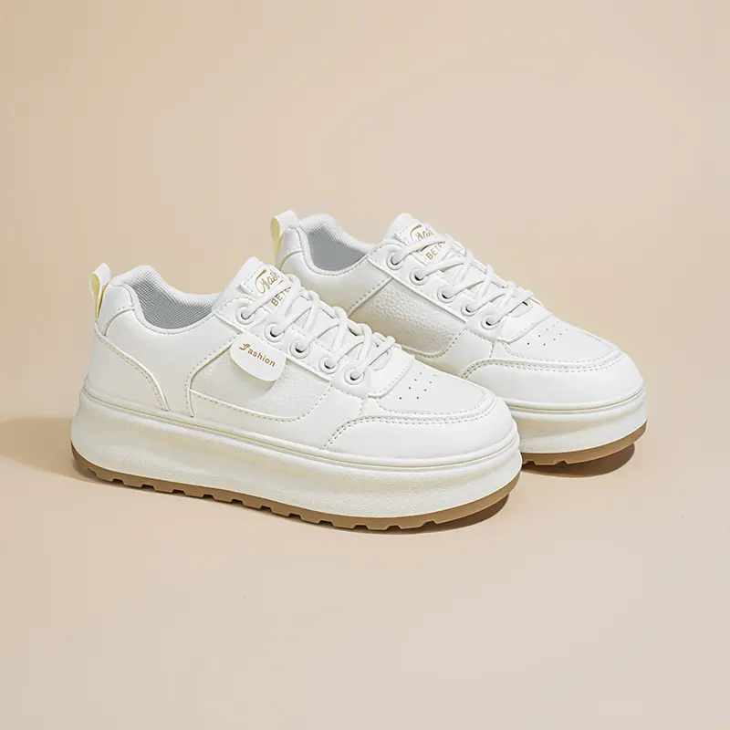 Summer new Korean-style thick-soled booster shoes in versatile white