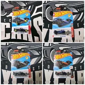 4X F1 Lot - Hot Wheels - Oracle RedBull F1 Racing - Mercedes-Benz F1 - Williams Racing F1 - McLaren Team - All 4 Collectible
