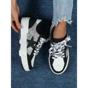 Fashionable star-decorated lace-up low-top sneakers; casual, comfortable, breathable sports shoes; women’s round-toe skate sneakers suitable for daily wear
