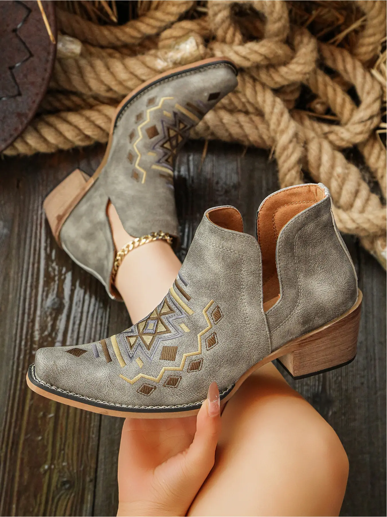 Bohemian Western Cowboy Ankle Boots, Geometric Embroidered Pointed Block Heel Boots, Embroidery Ankle Boot, Cowboy Booties, Boots Heels, Western Style Boot