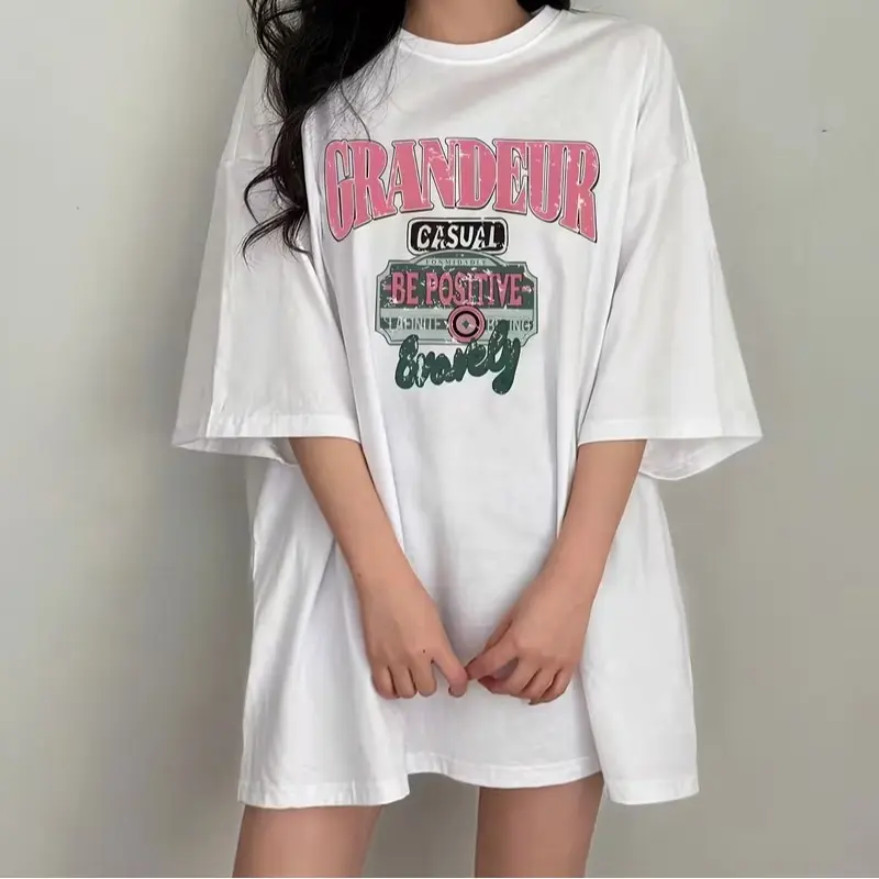 Women's Vintage "BE POSITIVE" Tee - GRANDEUR Short-Sleeve Garment, Uplifting Motivational Slogan, Soft Comfortable Fabric, Casual Street Style, Unisex-Friendly for Everyday & Spring-Summer Wear
