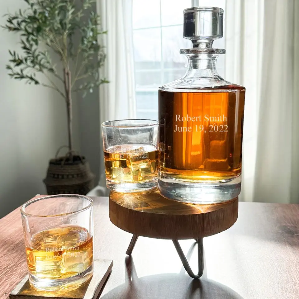 Kingsport Personalized Decanter Set with 2 Whiskey Glasses