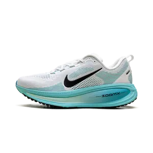 Vomero 18 "Dusty Cactus" HM6803 103