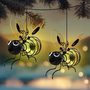 2-Pack Bee Door Hanger Decor, Outdoor Waterproof Metal LED Garden Light, Solar Powered, Spring Decoration, Porch, Yard, Gift