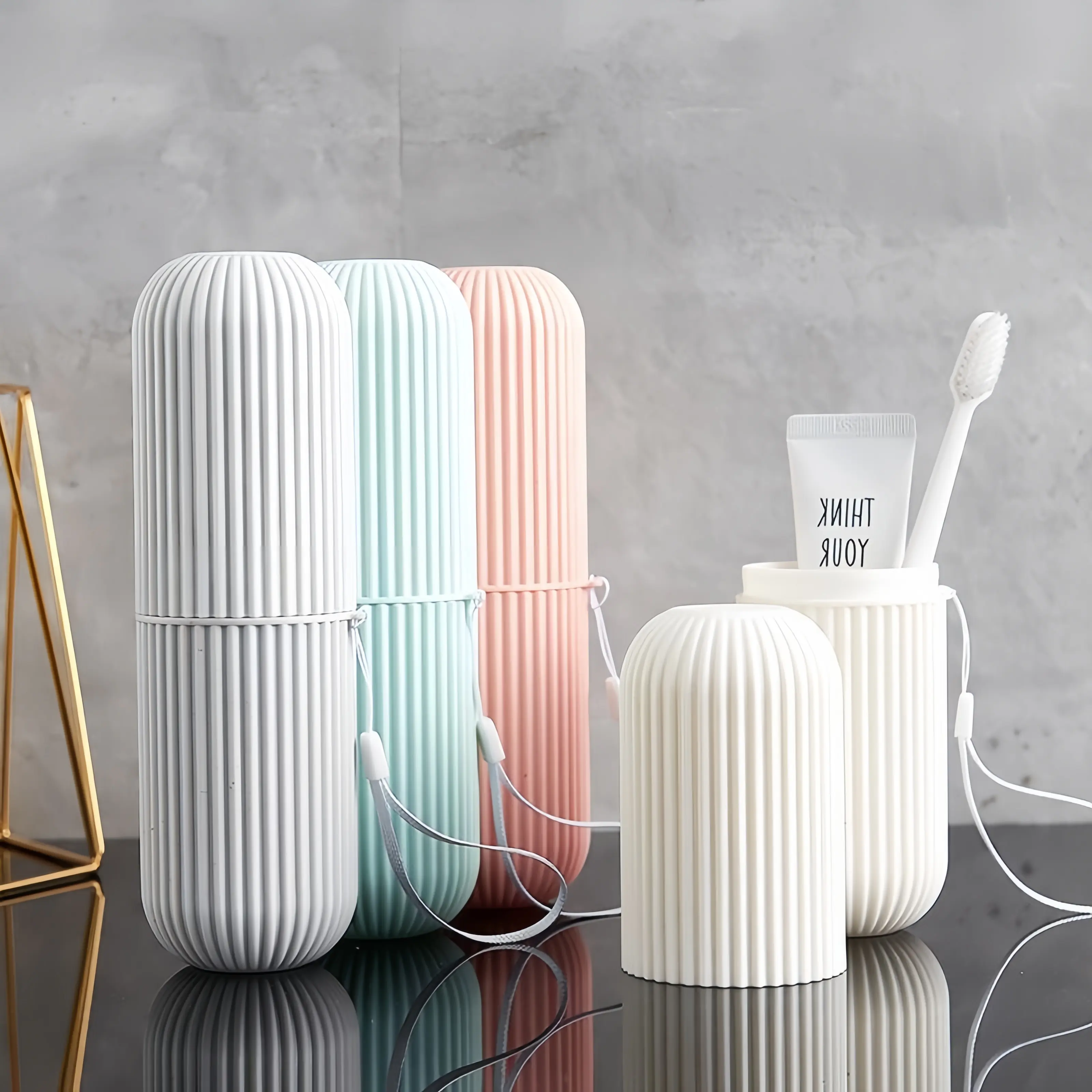 Portable Toothbrush Cup, 1 Count ，Toothbrush Storage Box with Lid, Home Goods, Multifunctional Toothbrush Holder with Cover, Toothpaste Holder, Toothbrush Protector, Toothbrush Organizer, Bathroom Gadgets for Home & Travel-MM1