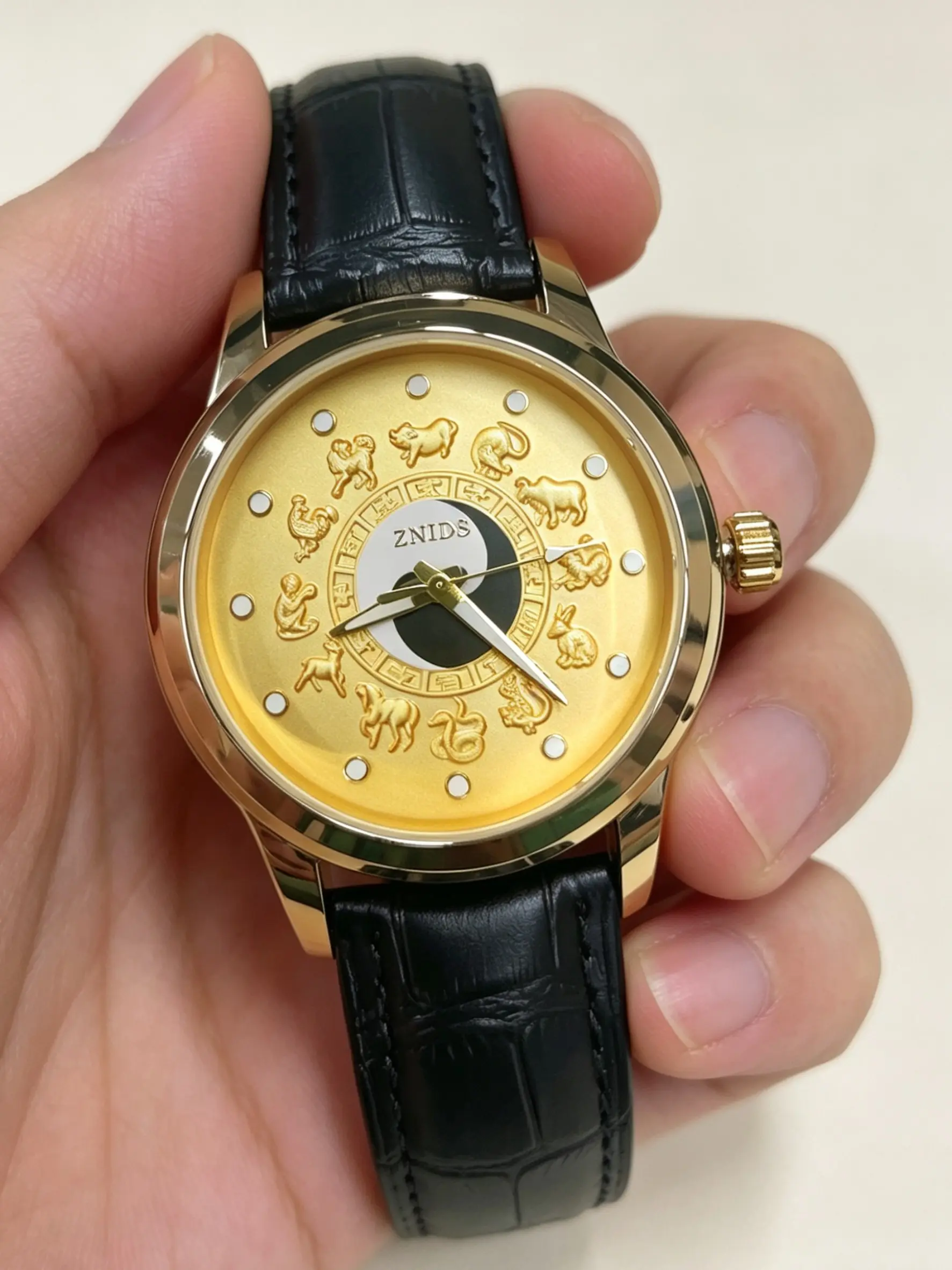 New Men's Quartz Watch, Zodiac & Tai Chi Dial, Round Case, Leather Strap, Elegant Casual Business Watch, Traditional Style for Daily Use, Casual Business Wristwatch