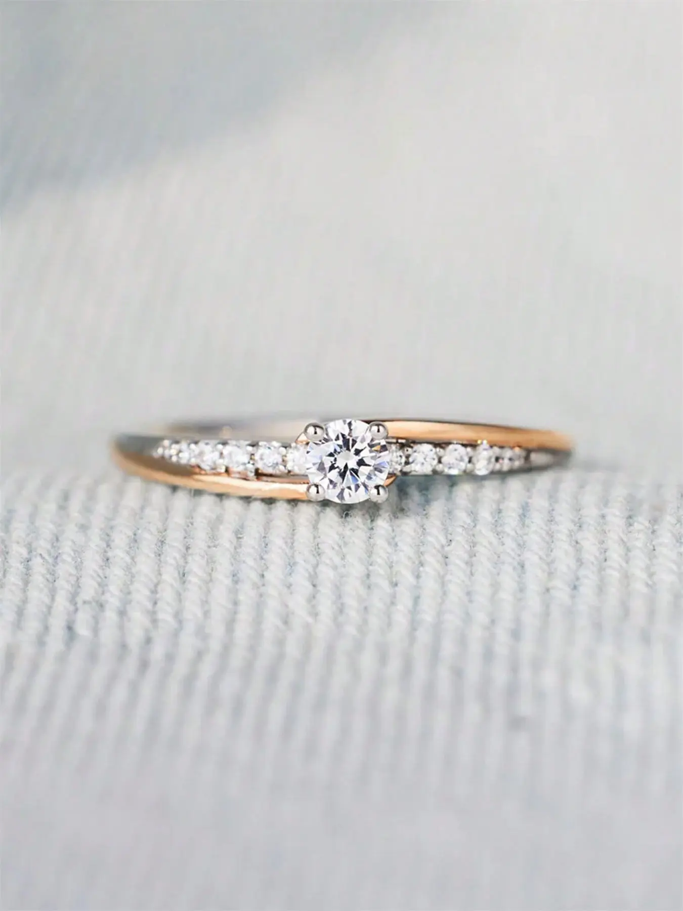 1 Pc Round Cz Pretty Cubic Zirconia Solitaire Bridal Engagement Ring For Women For Wedding Engagement Anniversary Party Jewelry Valentine's Day Gift Engagement Wedding Rings