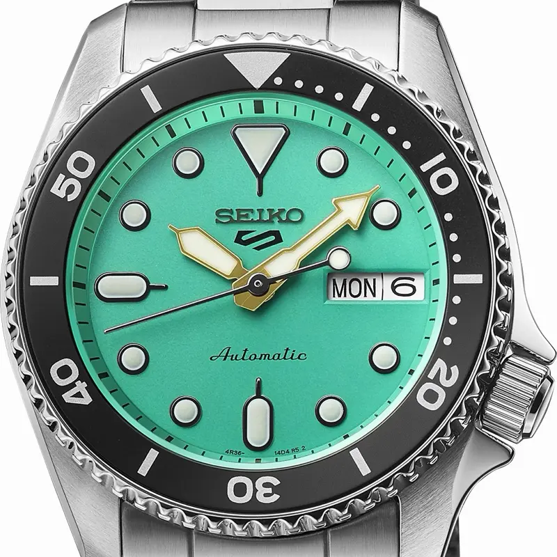 Seiko 5 Automatic Watch with Green Dial and Stainless Steel Bracelet