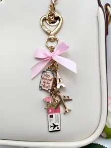 Elegant Pink Bow Travel Keychain Pendant Travel Keyring Bag Charm with Airplane Luggage Tag Passport Suitcases Accessory,Handbag Charm Oil Drop Plane Ornament Purse Travel Charms Jewelry Y2K Aesthetic Backpack Bag Key Accessory Holiday Travel Essential
