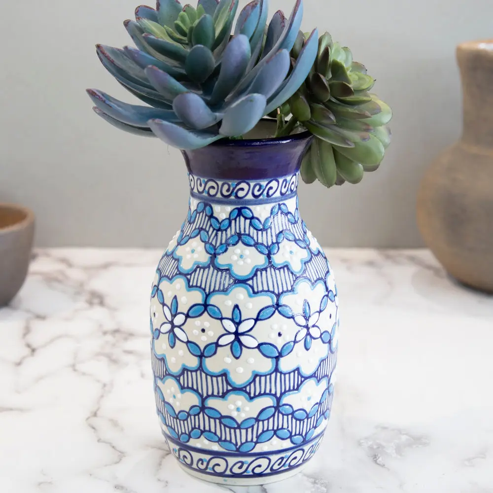 Coyoacán Hand-Painted Talavera Clay Art Flower Vase - 7 in, 23 fl oz Mexican Artistry Piece, Decorative Home Decor, Ideal Gift for Home Supplies Enthusiasts