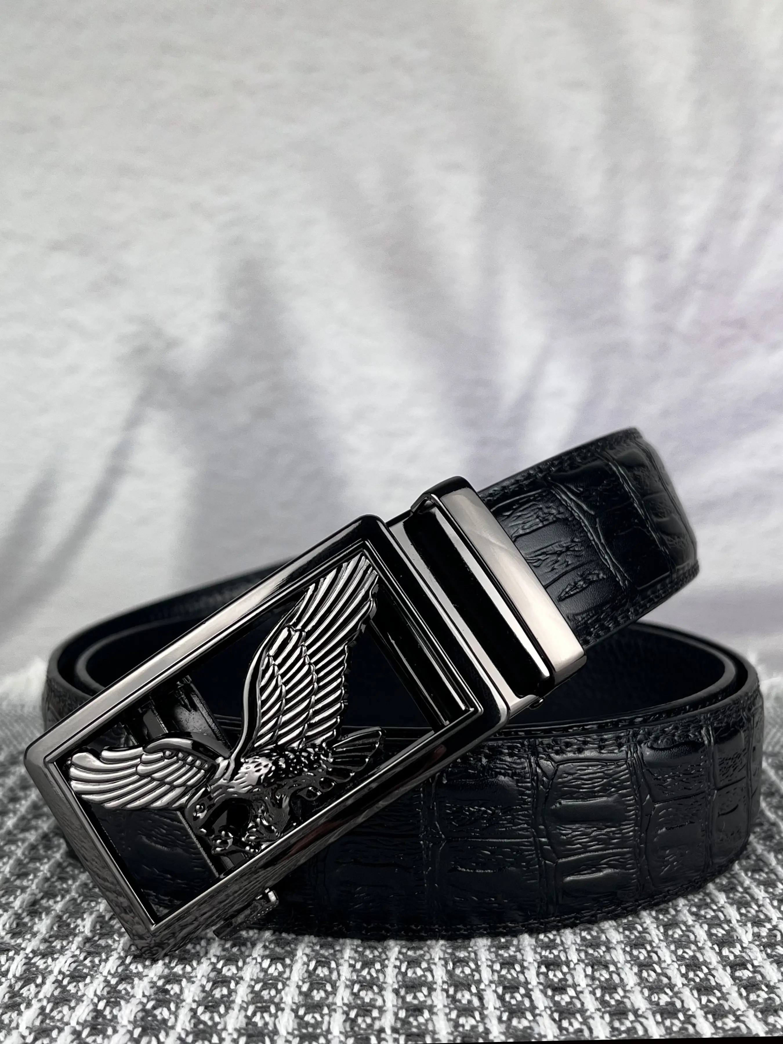 Men's waist belt, Vintage Western Belt, fashion belt, Fashion Vintage Belts, eagle relief alloy automatic buckle, 3.5cm/1.38in wide embossed ratchet belt, suitable for business occasions, daily commuting, travel