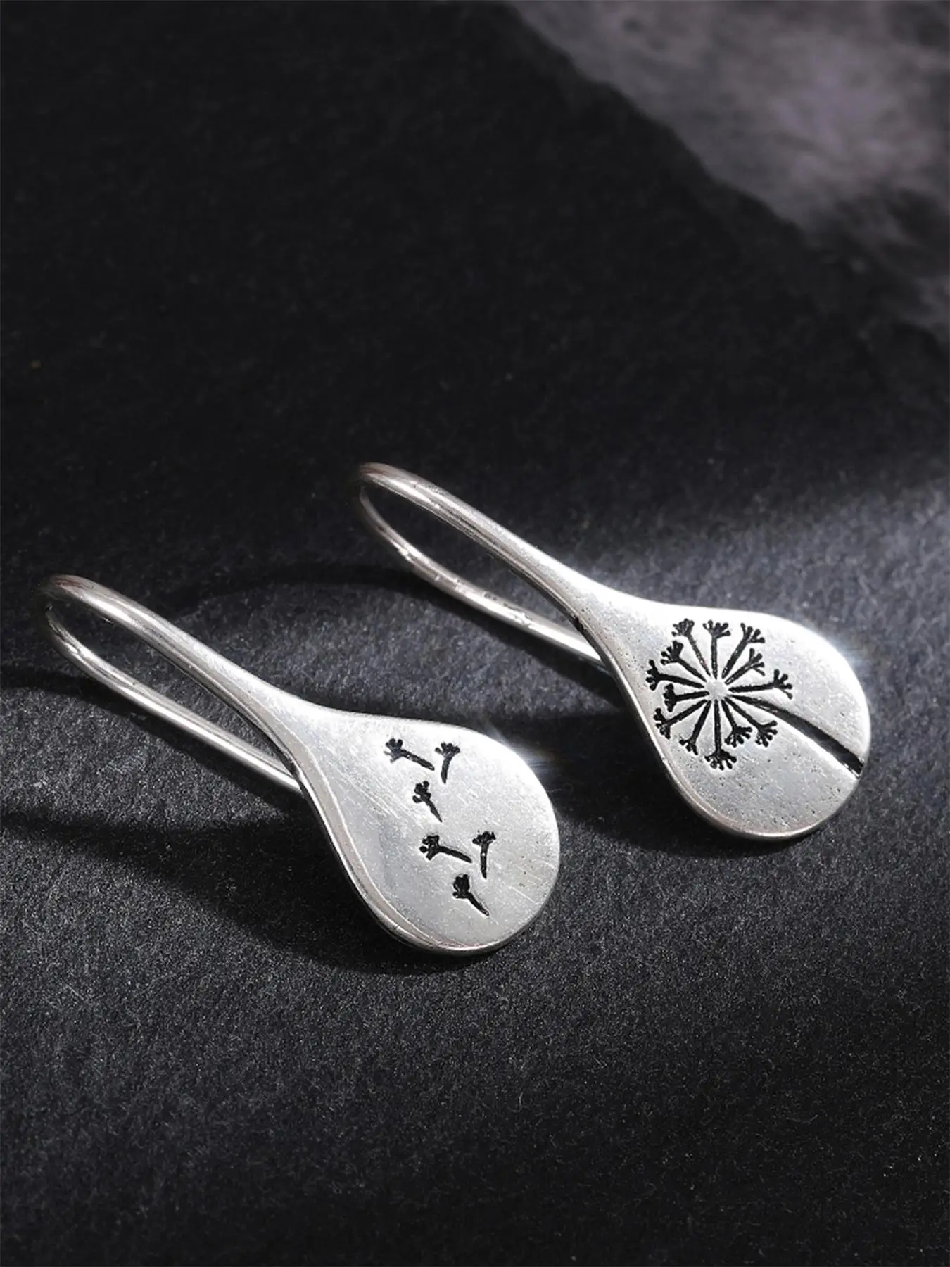 Vintage Dandelion Detail Water Drop Hoop Earrings for Women, Fashionable Earrings for Women, Anniversary Birthday Ear Piercing Jewelry Gift