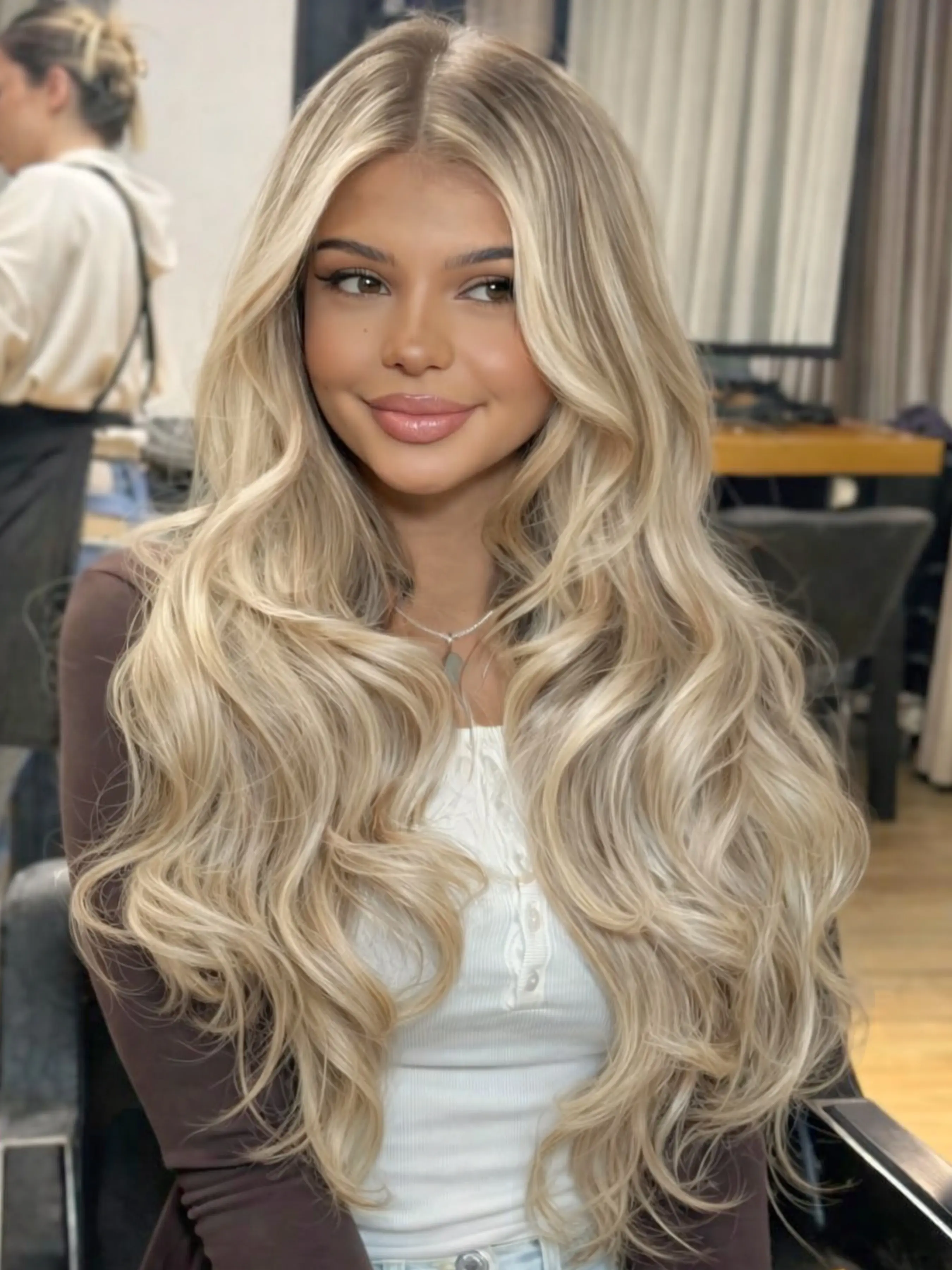 Brown Blonde Highlight Wavy Lace Front Wig 13x4 HD Transparent Lace Front Wig Water Wave Wig Free Part Pre-Plucked Natural Hairline Wavy Synthetic Wig for Women Everyday Wear 28 Inch Body Wave Wig