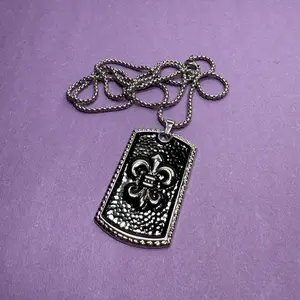 Heavyweight Flower Necklace Vintage 50cm Unisex Stainless Steel Chain Jewelry with Unique Floral Design for Men and Women Classic Yet Modern