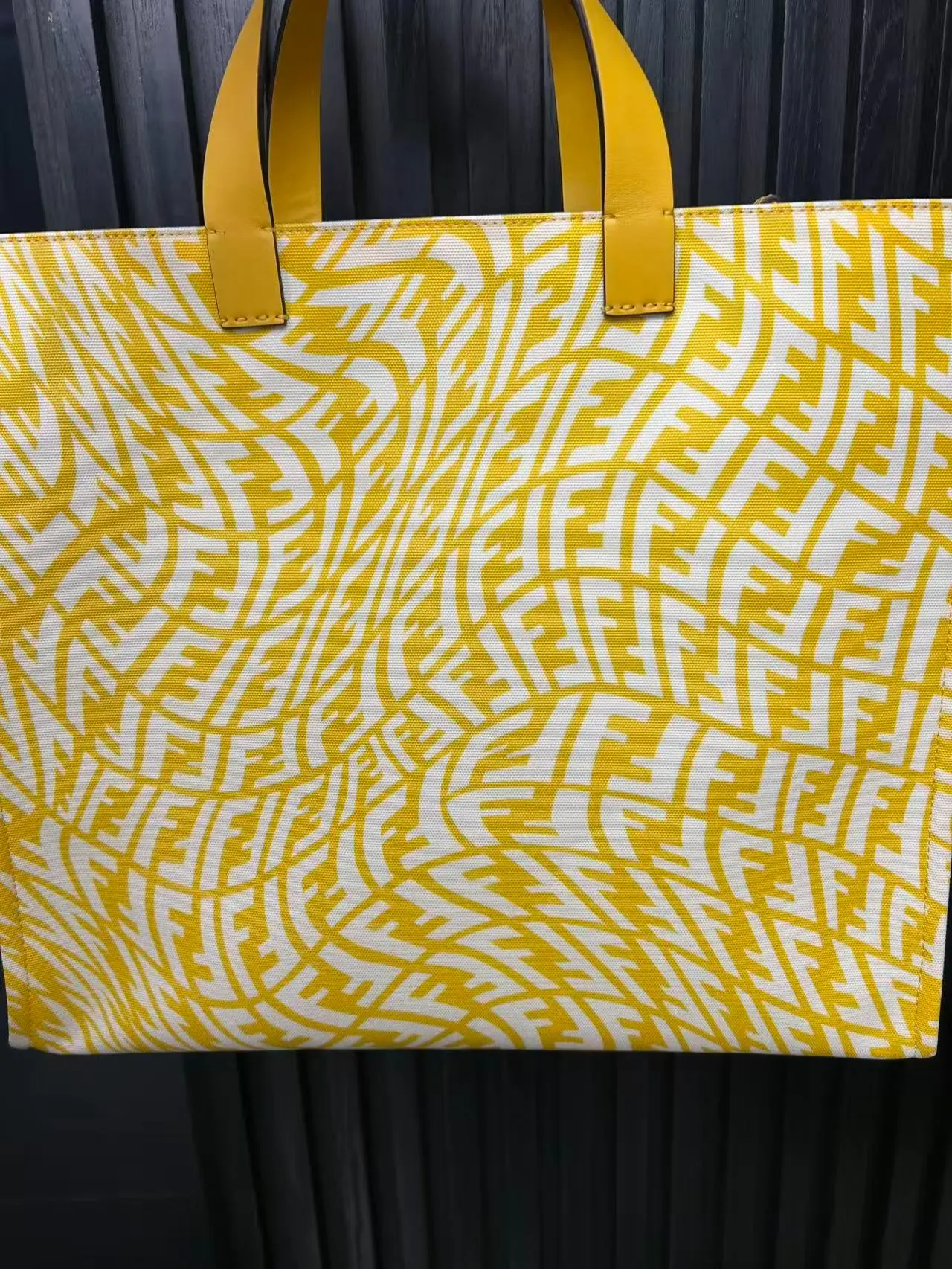 Pre-owned FENDI x Sarah Coleman FF Vertigo Tote Bag