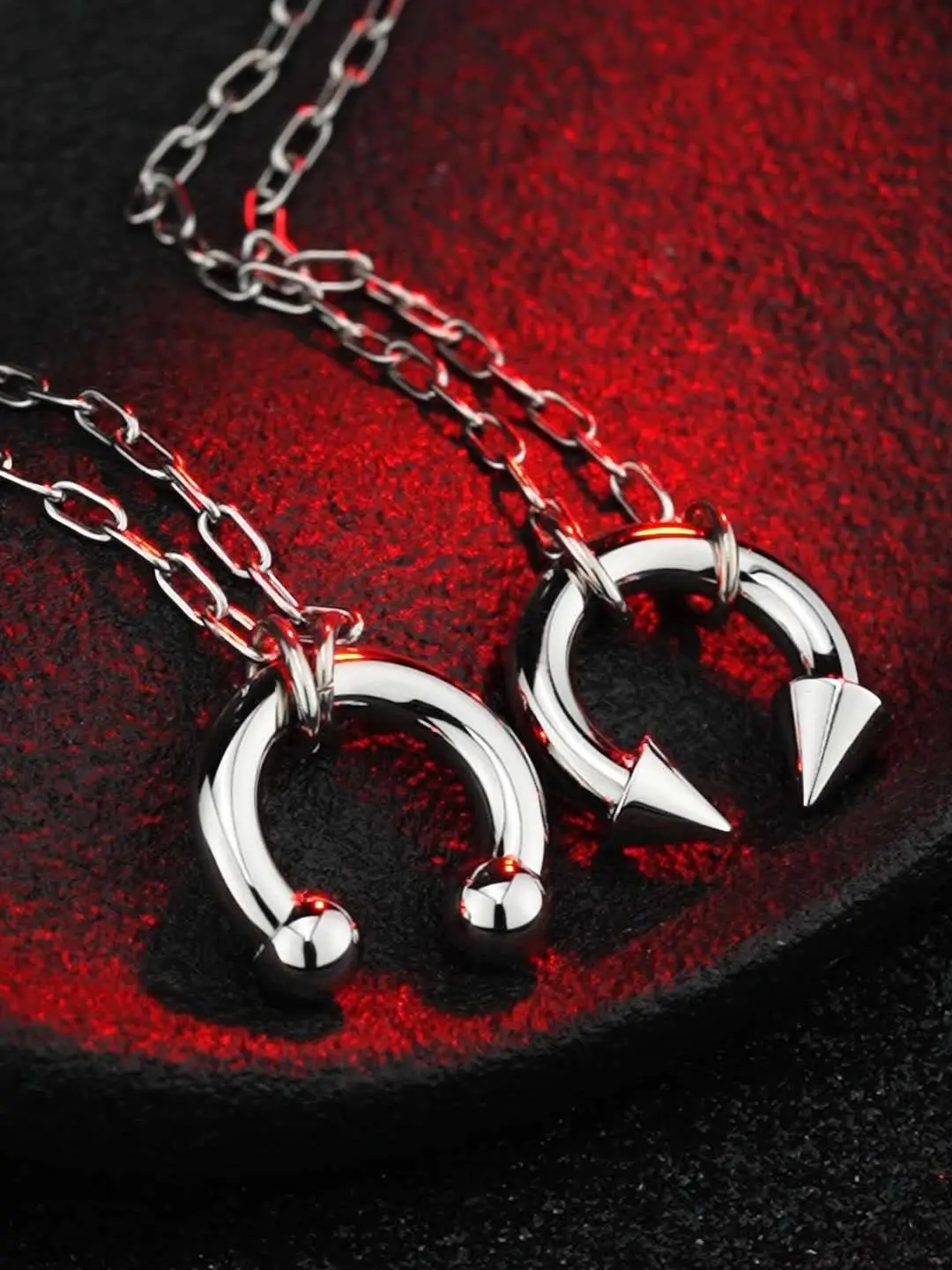 OUFER BODY JEWELRY Men's Whimsy Horseshoe Necklace, 316L Stainless Steel Spiked Jewelry for Rock Lovers, Waterproof & Non-Tarnish, Metalhead Style Gifts for Him, Rock Music Lover Accessory, Men's Accessories, Gifts For Boyfriend, Chains, Anniversary Gift