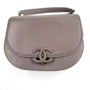 Pre-owned CHANEL Calfskin Shoulder Bags BJ11017 1805098 Coco Curve