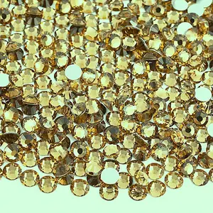 Light Topaz Glass Rhinestones